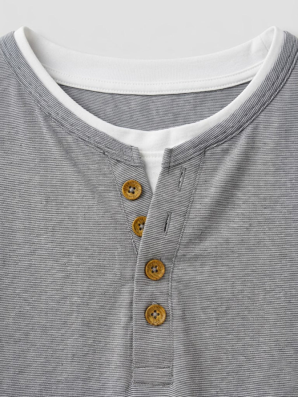 Camiseta Forestal "Henley Premium" – Estilo Cuello Panadero