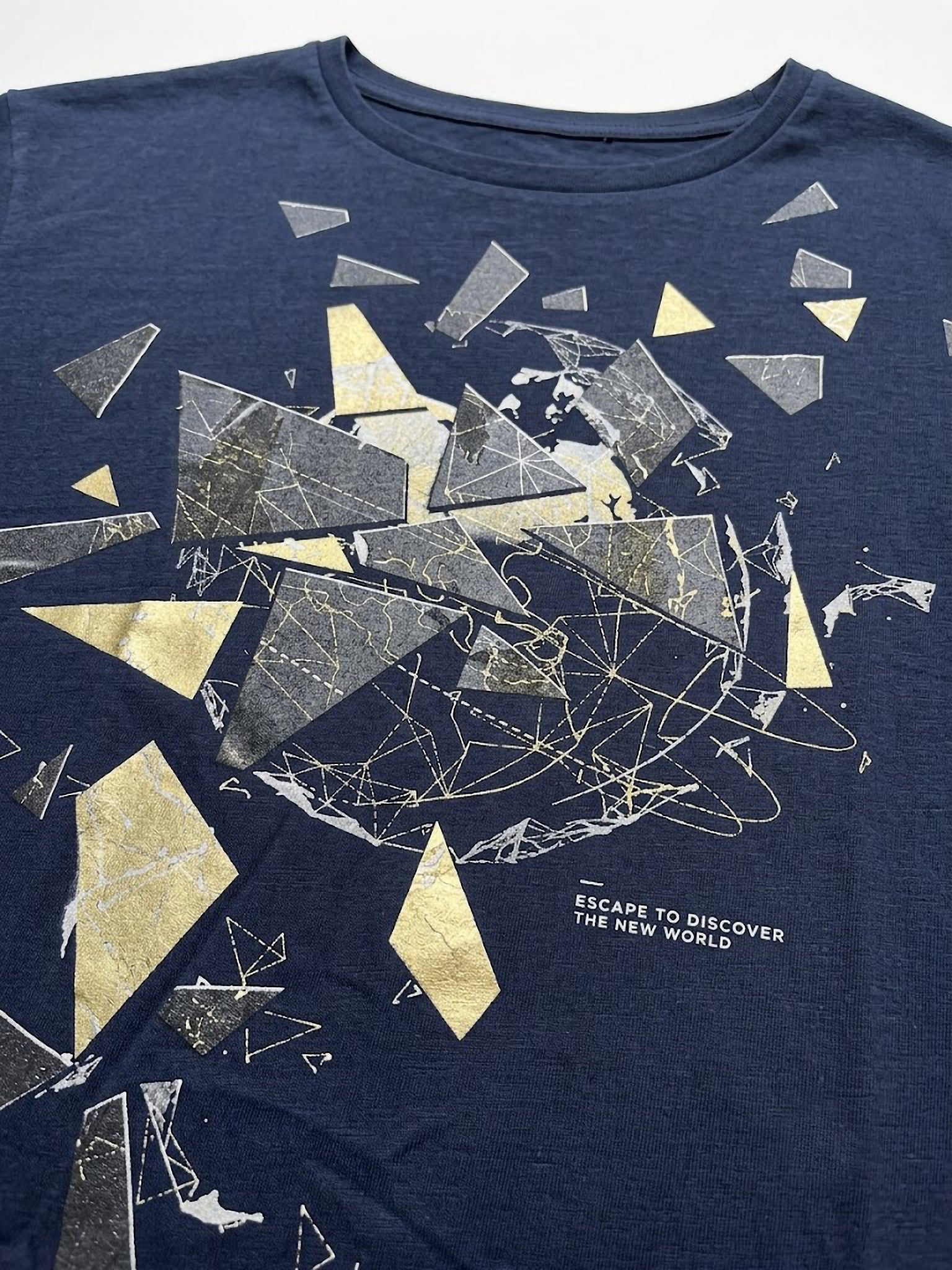 Camiseta Forestal "Escape to Discover"